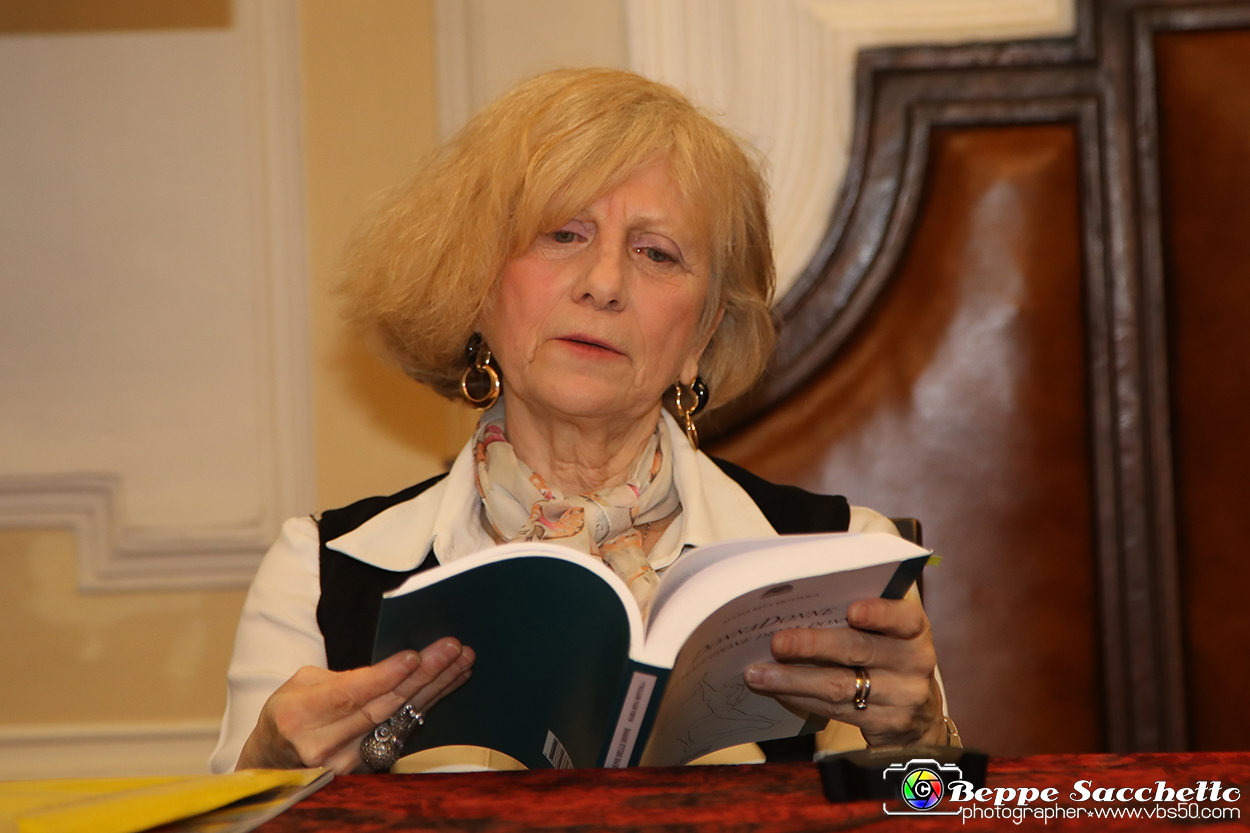 VBS_5731 - Presentazione libro 'DonnaDonne. L'evoluzione delle donne' di Maria Rita Mottola.jpg